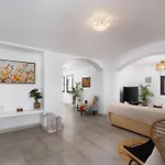 Harmony Luxury Private Fira (Santorini)