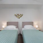 Harmony Luxury Private Villa Fira (Santorini)