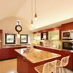 Harmony Luxury Private Villa Fira (Santorini)