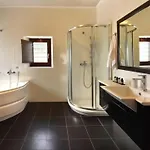 Villa Harmony Luxury Private Fira (Santorini)