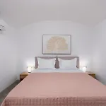 Harmony Luxury Private Villa Fira (Santorini)