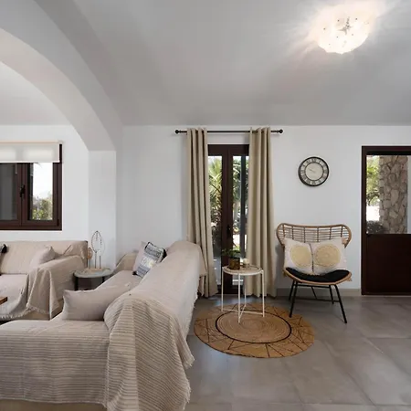 Harmony Luxury Private Fira (Santorini)