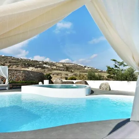 Harmony Luxury Private Villa Fíra