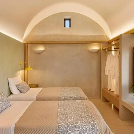 Harmony Luxury Private Fíra