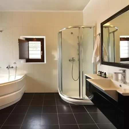 Harmony Luxury Private Villa Fíra