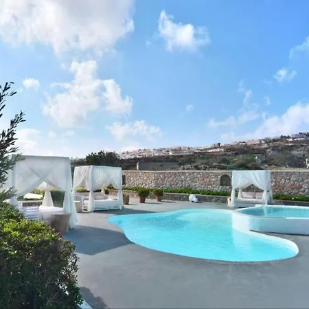 Harmony Luxury Private Fíra