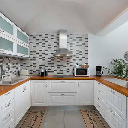 Harmony Luxury Private Fíra