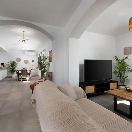 Harmony Luxury Private Villa Firá